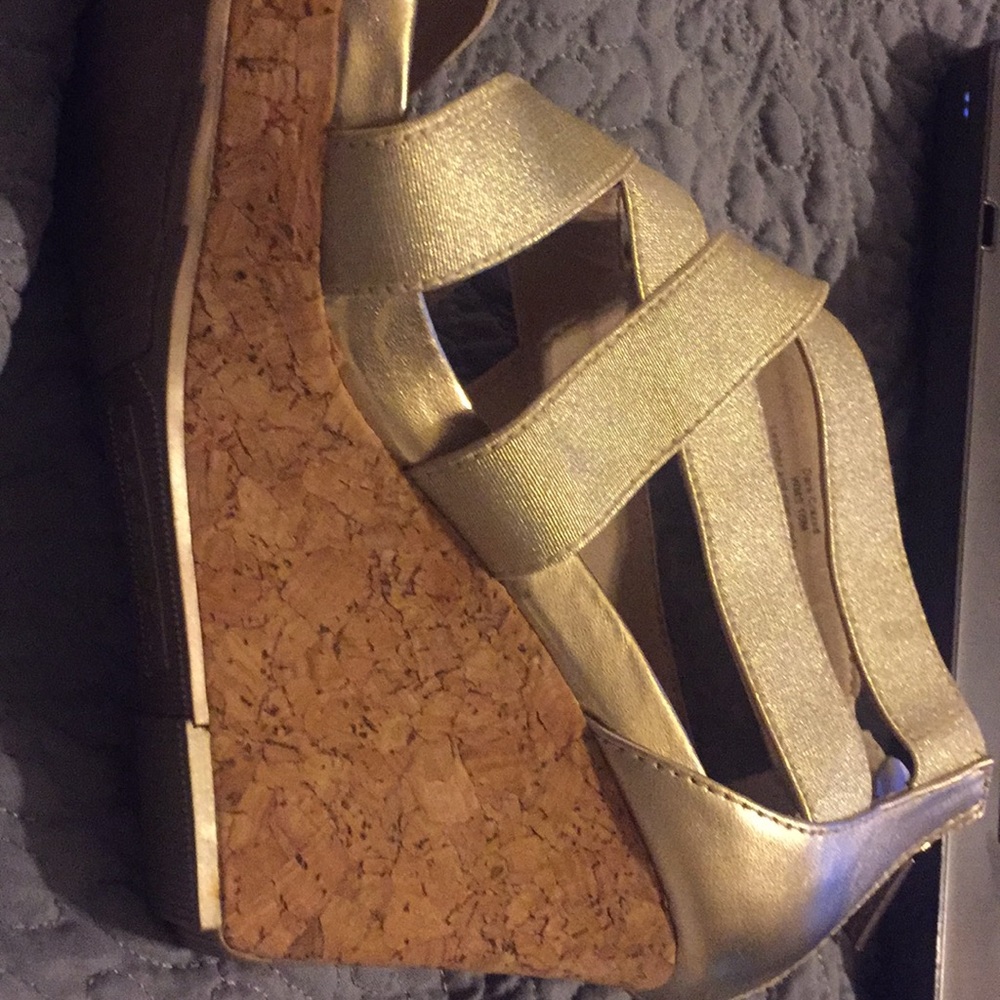 Shoes - Picture 4 of 5